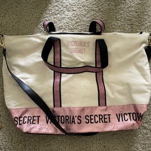 VS duffle bag!